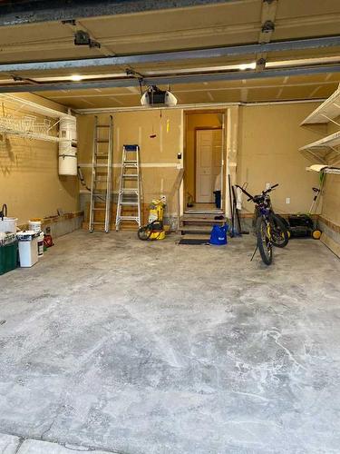 65 Scotia Point Nw, Calgary, AB - Indoor Photo Showing Garage