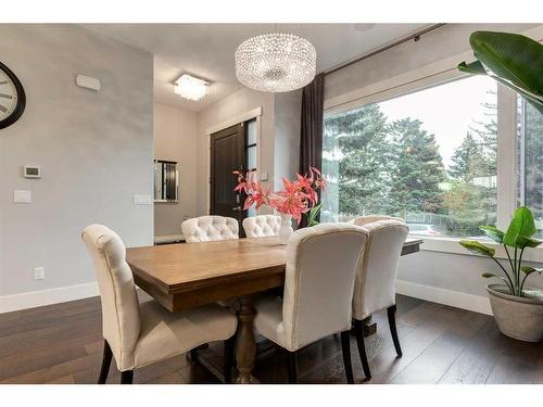 921 42 Street Sw, Calgary, AB - Indoor Photo Showing Dining Room