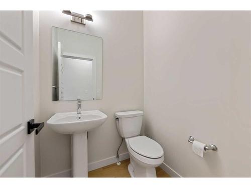 125 Creekstone Path Sw, Calgary, AB - Indoor Photo Showing Bathroom