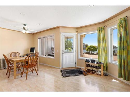 146 Coral Shores Cape Ne, Calgary, AB - Indoor Photo Showing Dining Room