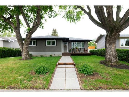 9407 Albany Place Se, Calgary, AB - Outdoor