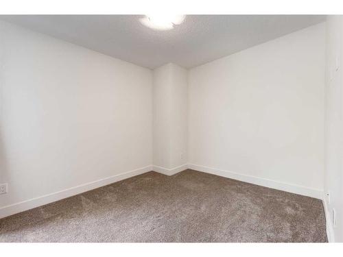 3147 35 Avenue Sw, Calgary, AB - Indoor Photo Showing Other Room