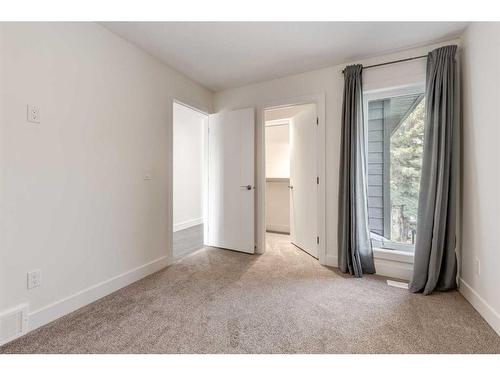 3147 35 Avenue Sw, Calgary, AB - Indoor Photo Showing Other Room