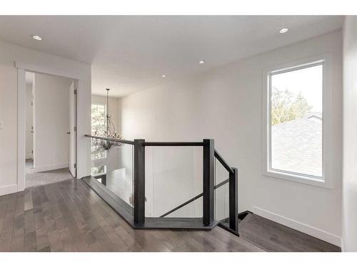 3147 35 Avenue Sw, Calgary, AB - Indoor Photo Showing Other Room