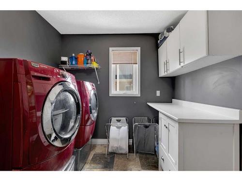 26 Scenic Ridge Way Nw, Calgary, AB - Indoor Photo Showing Laundry Room