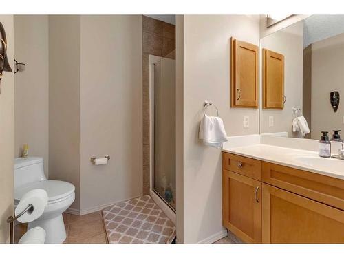 26 Scenic Ridge Way Nw, Calgary, AB - Indoor Photo Showing Bathroom