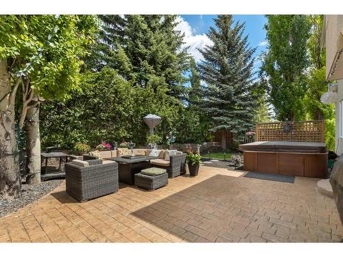 26 Scenic Ridge Way Nw, Calgary, AB - Outdoor With Backyard