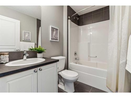 255 Nolan Hill Drive Nw, Calgary, AB - Indoor Photo Showing Bathroom