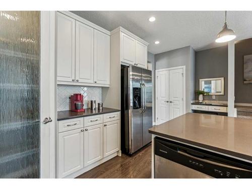 255 Nolan Hill Drive Nw, Calgary, AB - Indoor Photo Showing Kitchen