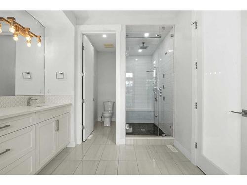 4325 13 Avenue Sw, Calgary, AB - Indoor Photo Showing Bathroom