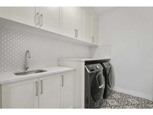 4325 13 Avenue Sw, Calgary, AB - Indoor Photo Showing Laundry Room