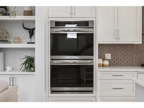 4325 13 Avenue Sw, Calgary, AB - Indoor Photo Showing Kitchen