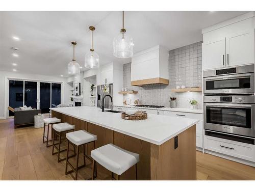 3725 Richmond Road Sw, Calgary, AB - Indoor Photo Showing Kitchen With Upgraded Kitchen