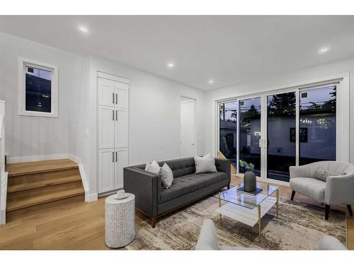 3725 Richmond Road Sw, Calgary, AB - Indoor Photo Showing Living Room