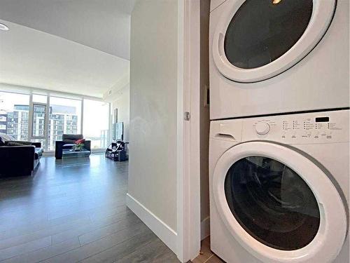 1305-510 6 Avenue Se, Calgary, AB - Indoor Photo Showing Laundry Room