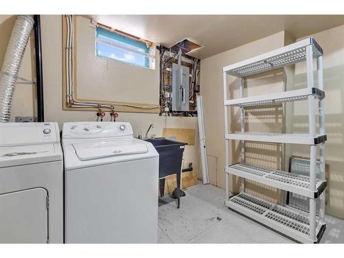 635 Arlington Drive Se, Calgary, AB - Indoor Photo Showing Laundry Room