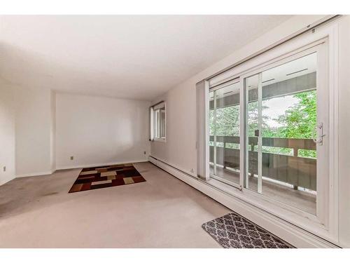 1316-315 Southampton Drive Sw, Calgary, AB -  Photo Showing Other Room