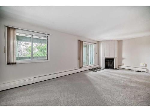 1316-315 Southampton Drive Sw, Calgary, AB - Indoor Photo Showing Kitchen