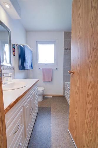 4908 8 Street West, Claresholm, AB - Indoor Photo Showing Bathroom