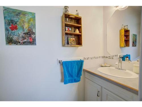 4908 8 Street West, Claresholm, AB - Indoor Photo Showing Bathroom