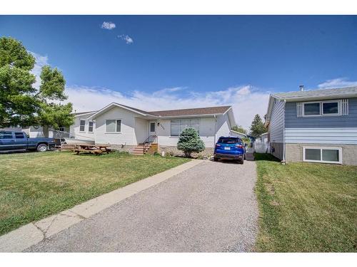 4908 8 Street West, Claresholm, AB - Outdoor