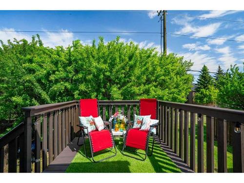 144 Oaktree Lane Sw, Calgary, AB - Outdoor With Balcony