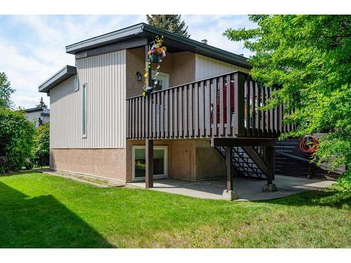 144 Oaktree Lane Sw, Calgary, AB - Outdoor With Exterior