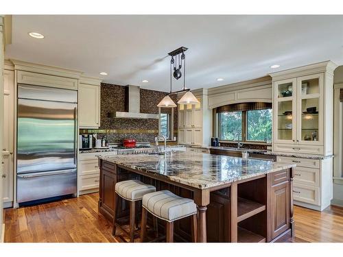 301 Elbow Park Lane Sw, Calgary, AB - Indoor Photo Showing Kitchen With Upgraded Kitchen