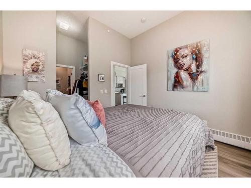 103-38 Quarry Gate Se, Calgary, AB - Indoor Photo Showing Bedroom