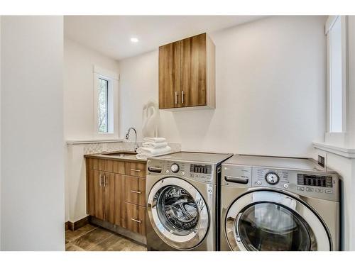 830 22 Avenue Nw, Calgary, AB - Indoor Photo Showing Laundry Room
