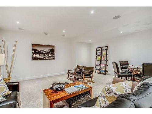 830 22 Avenue Nw, Calgary, AB - Indoor Photo Showing Living Room