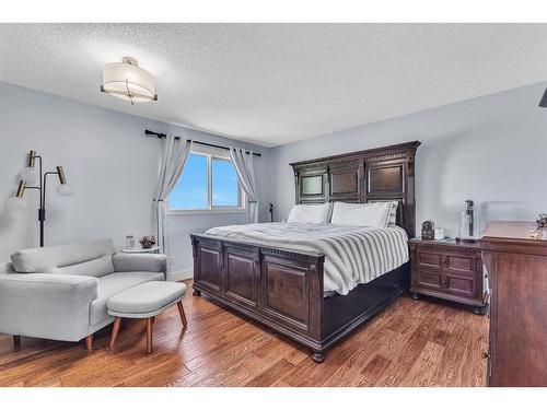 104-5810 Patina Drive Sw, Calgary, AB - Indoor Photo Showing Bedroom