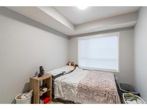 301-40 Carrington Plaza Nw, Calgary, AB - Indoor Photo Showing Bedroom