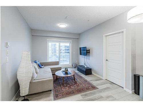 301-40 Carrington Plaza Nw, Calgary, AB - Indoor Photo Showing Other Room