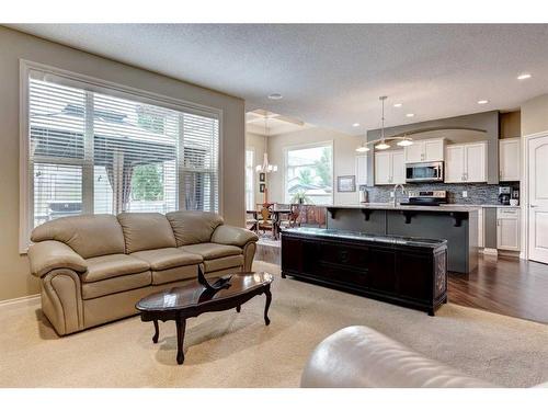 118 Cranberry Mews Se, Calgary, AB - Indoor Photo Showing Living Room