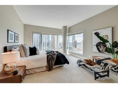 2208-920 5 Avenue Sw, Calgary, AB - Indoor Photo Showing Bedroom