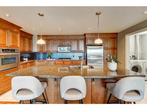 2208-920 5 Avenue Sw, Calgary, AB - Indoor Photo Showing Kitchen With Double Sink