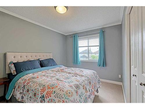 119 Prestwick Point Se, Calgary, AB - Indoor Photo Showing Bedroom