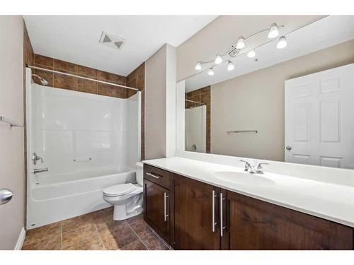 104-990 Centre Avenue Ne, Calgary, AB - Indoor Photo Showing Bathroom