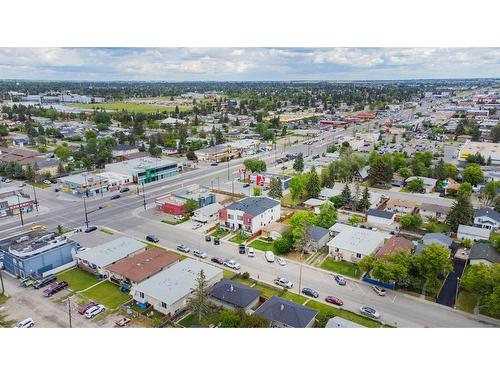 1818 42 Street Se, Calgary, AB - Outdoor With View