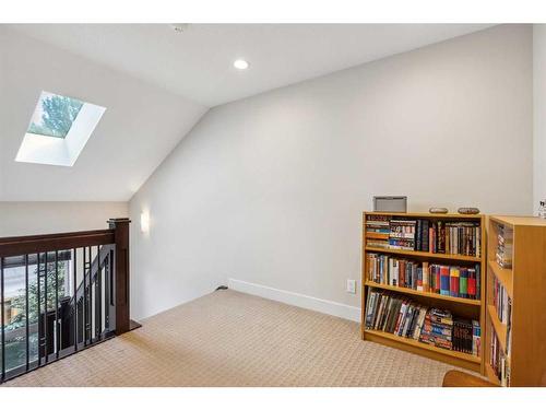 1827 33 Avenue Sw, Calgary, AB - Indoor Photo Showing Other Room
