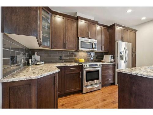 1827 33 Avenue Sw, Calgary, AB - Indoor Photo Showing Kitchen With Upgraded Kitchen