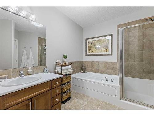 428-30 Discovery Ridge Close Sw, Calgary, AB - Indoor Photo Showing Bathroom