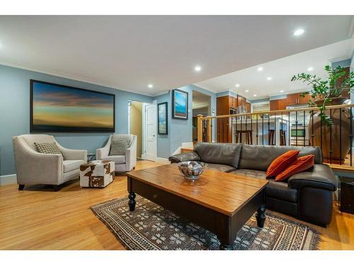 10616 Willowind Place Se, Calgary, AB - Indoor Photo Showing Living Room