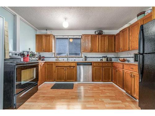 19 27 Avenue Sw, Calgary, AB - Indoor Photo Showing Kitchen