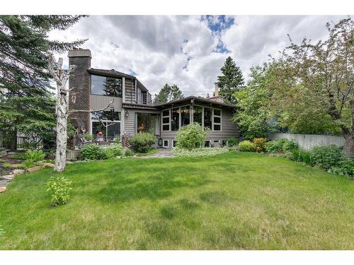 12 37 Street Sw, Calgary, AB - Outdoor