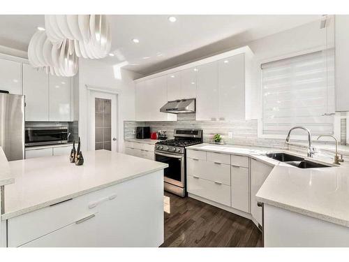 108 Hidden Creek Circle Nw, Calgary, AB - Indoor Photo Showing Kitchen With Double Sink With Upgraded Kitchen