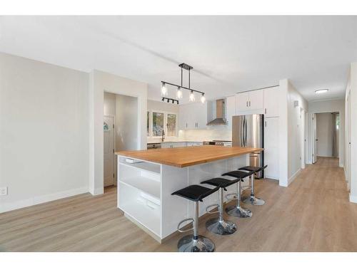836 Maplewood Crescent Se, Calgary, AB - Indoor Photo Showing Kitchen With Stainless Steel Kitchen With Upgraded Kitchen