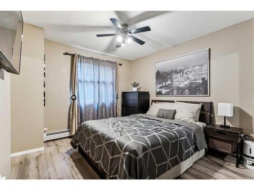 5101-5101 Valleyview Park Se, Calgary, AB - Indoor Photo Showing Bedroom