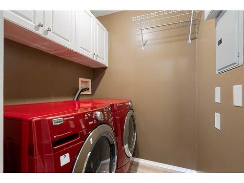 5101-5101 Valleyview Park Se, Calgary, AB - Indoor Photo Showing Laundry Room